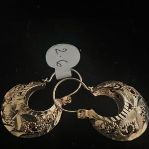 Fine beautiful jewelry Gold earrings